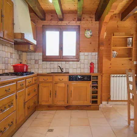 Chalet In Chatel Near Les Portes Du Soleil Chalé
